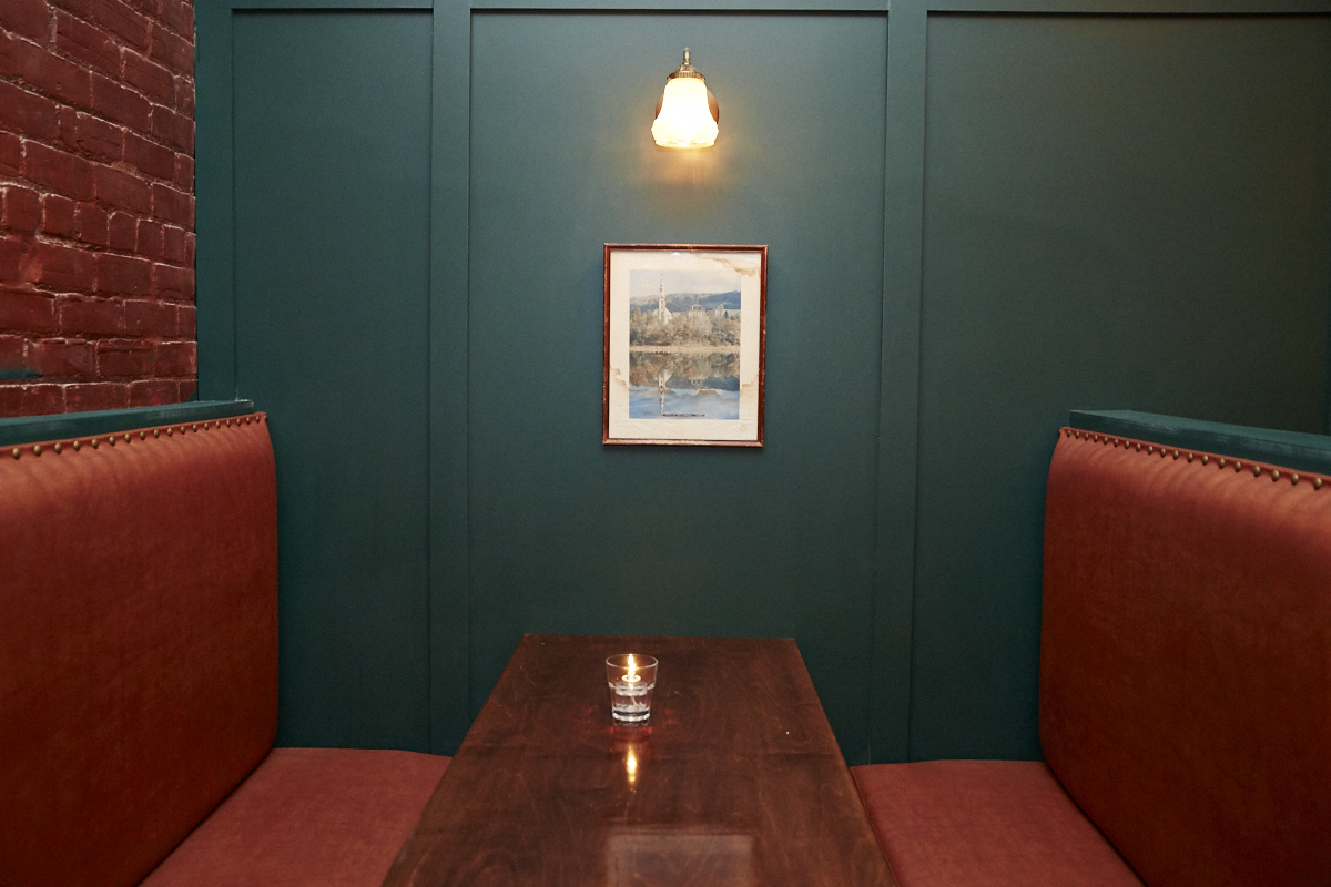 Le bar Chez Dallaire ouvre ses portes dans Pointe St-Charles, juste à temps pour la Saint-Jean!