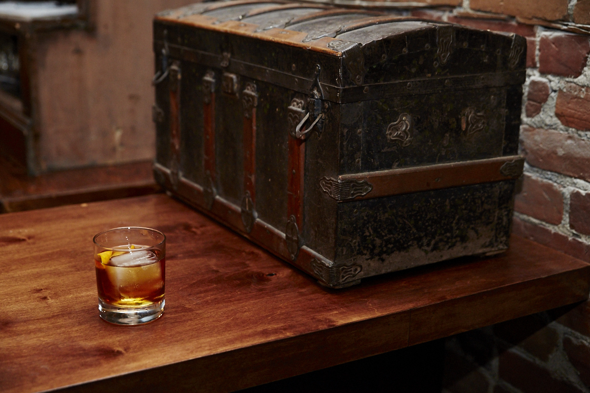 Le bar Chez Dallaire ouvre ses portes dans Pointe St-Charles, juste à temps pour la Saint-Jean!