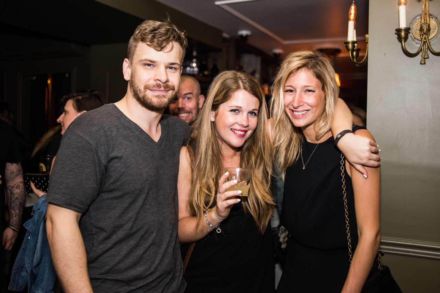 Le Mayfair: un nouveau cocktail bar et salon de thé alcoolisé sur Rachel Est