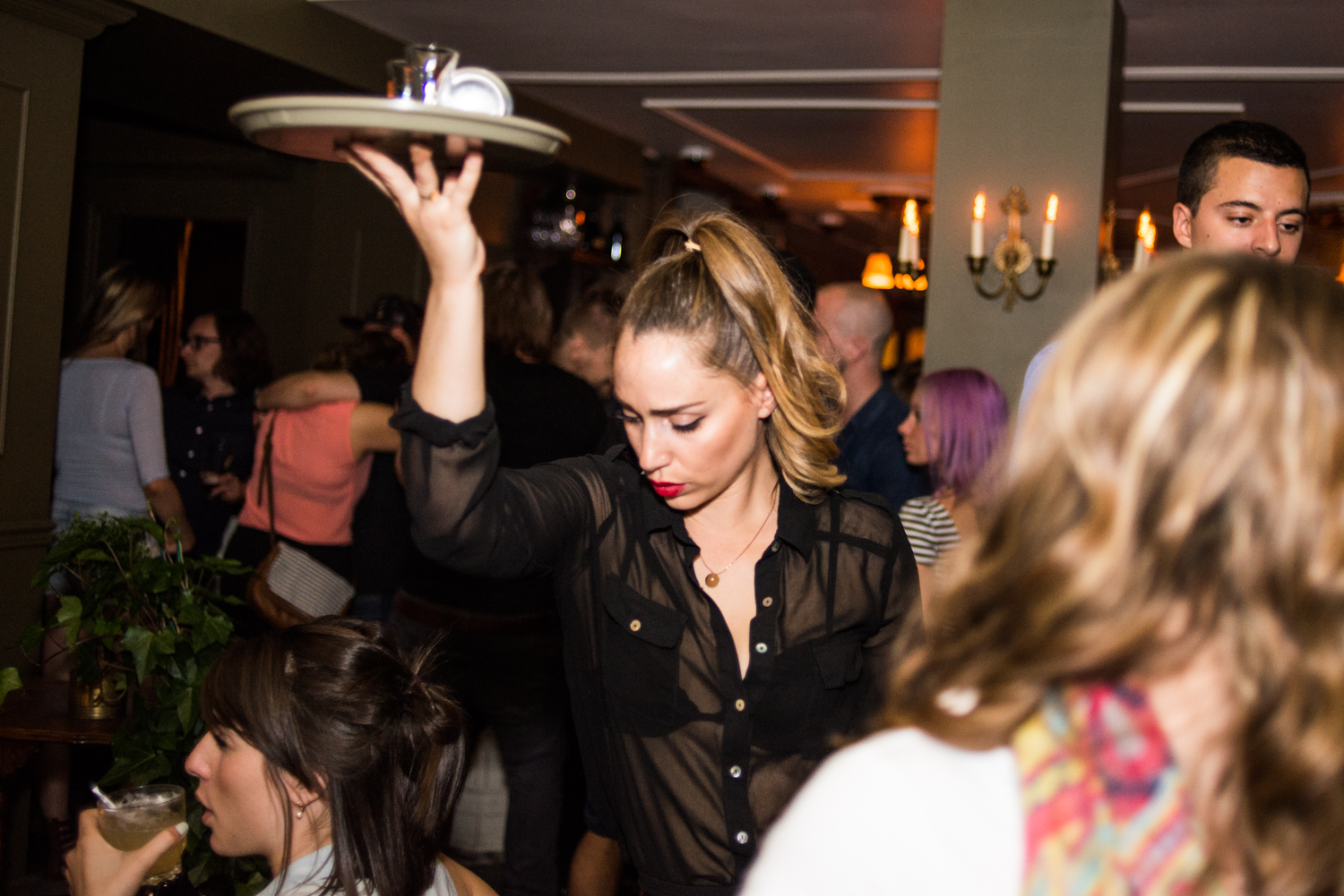 Le Mayfair: un nouveau cocktail bar et salon de thé alcoolisé sur Rachel Est