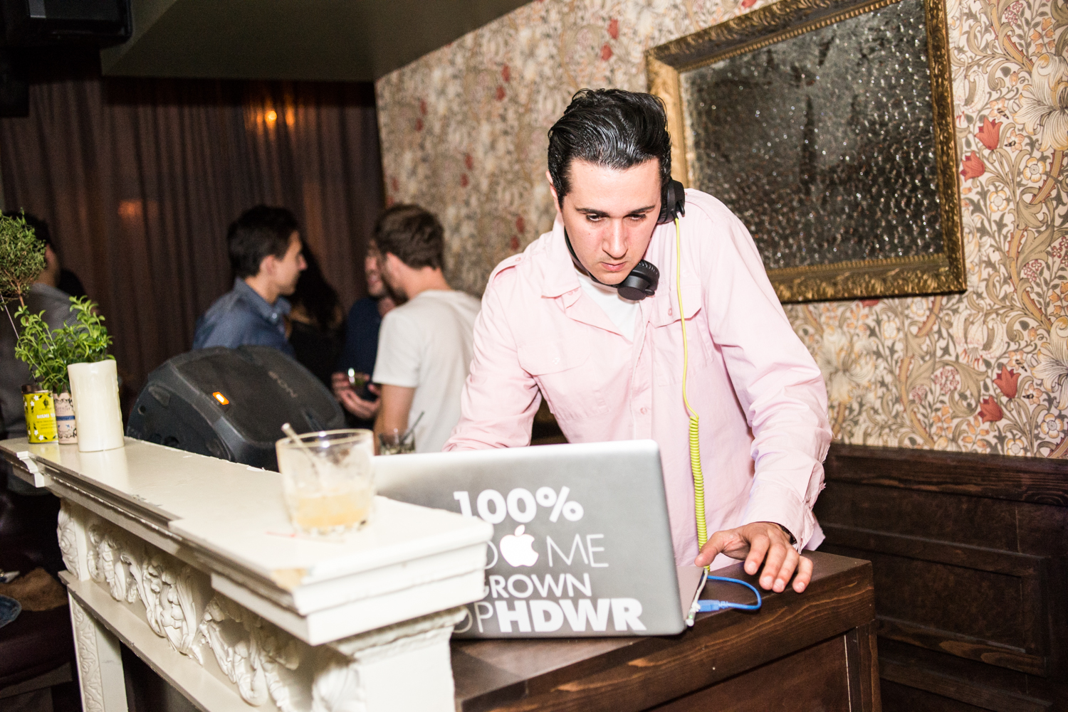 Le Mayfair: un nouveau cocktail bar et salon de thé alcoolisé sur Rachel Est