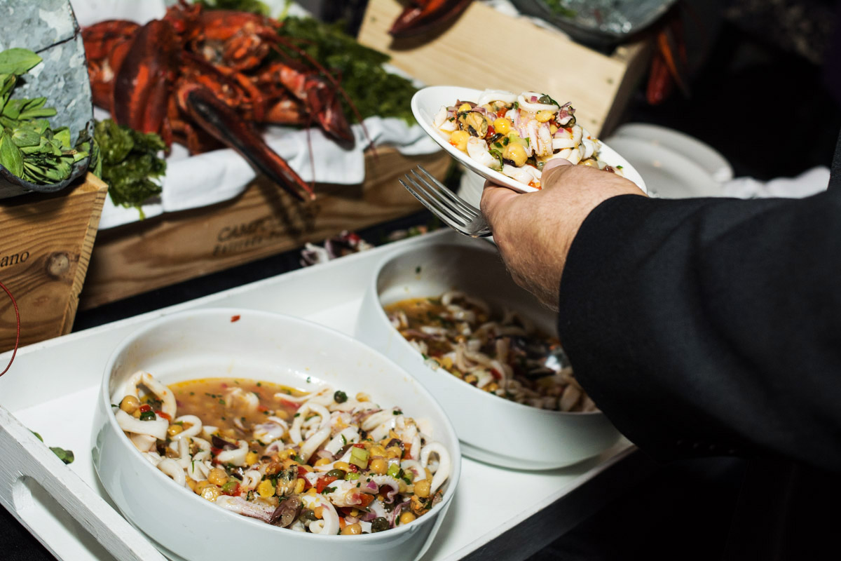 Le restaurant Doca ouvre ses portes dans Griffintown avec des bulles, des huîtres et de la glace!
