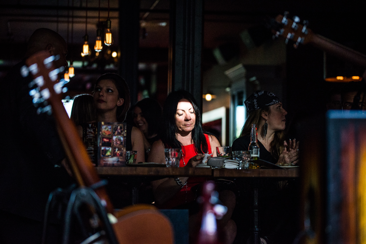 Au diable les tapis rouges, le Jack Saloon déroule son tapis noir pour la F1