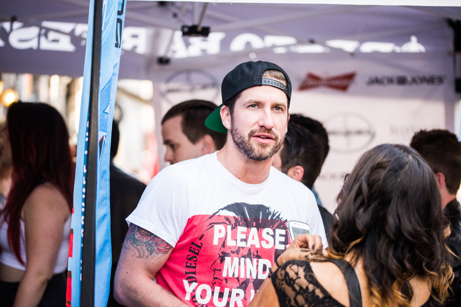 Au diable les tapis rouges, le Jack Saloon déroule son tapis noir pour la F1