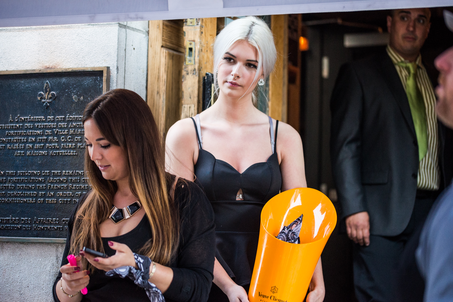 Au diable les tapis rouges, le Jack Saloon déroule son tapis noir pour la F1