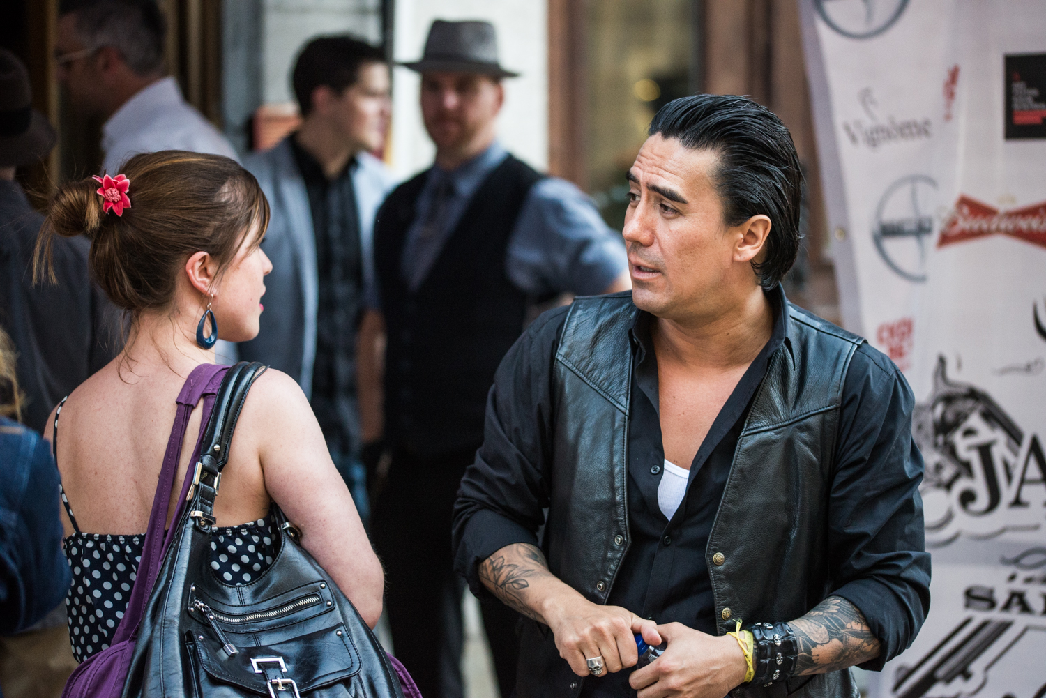 Au diable les tapis rouges, le Jack Saloon déroule son tapis noir pour la F1