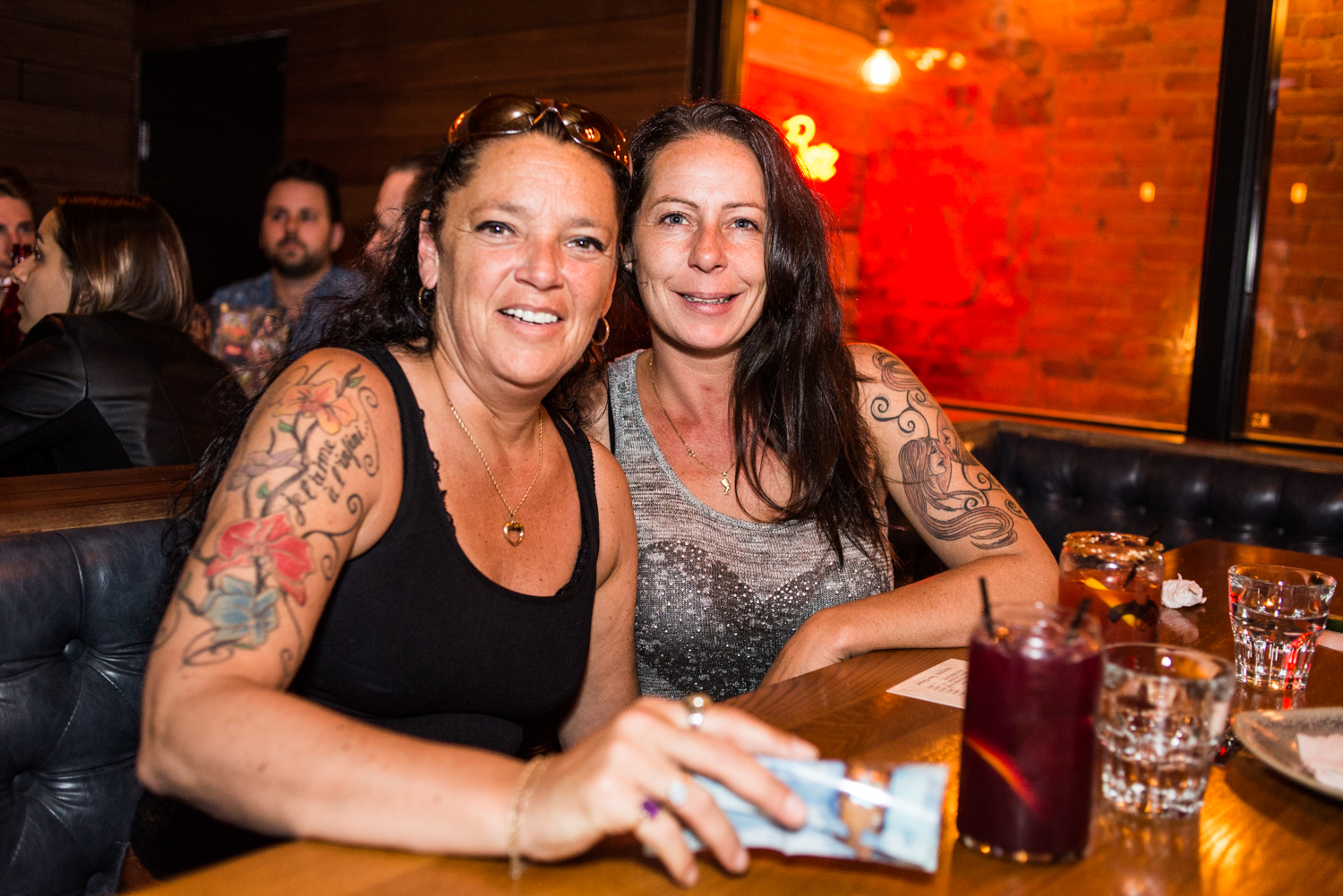 Au diable les tapis rouges, le Jack Saloon déroule son tapis noir pour la F1