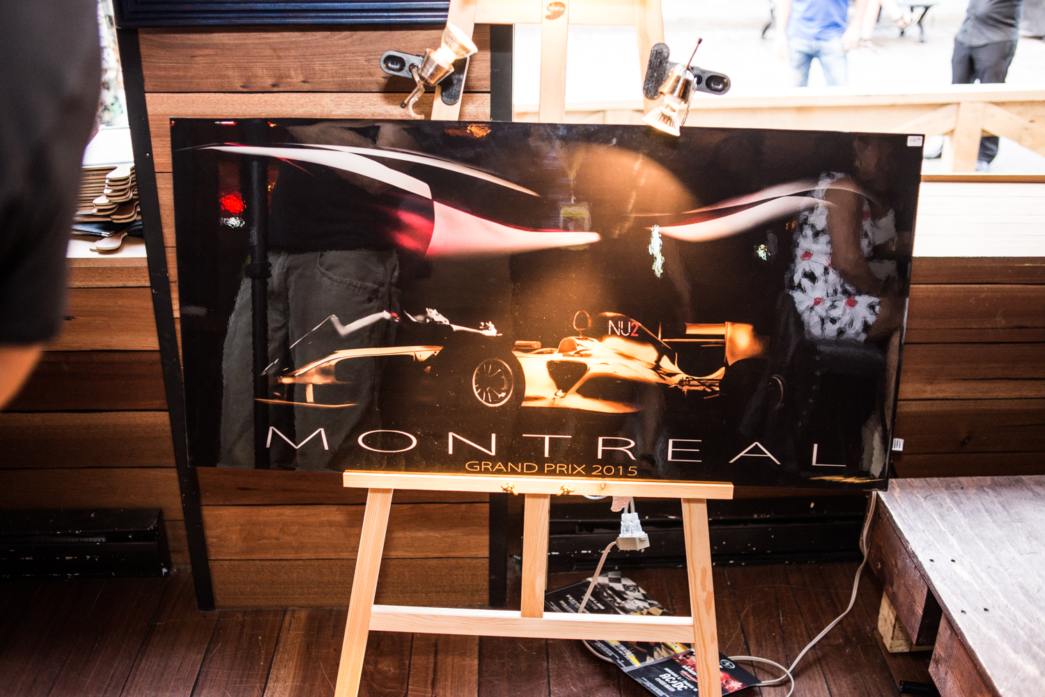 Au diable les tapis rouges, le Jack Saloon déroule son tapis noir pour la F1