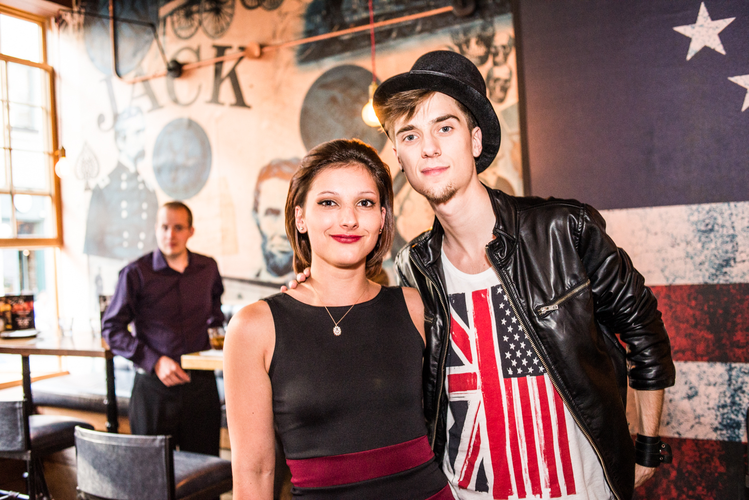 Au diable les tapis rouges, le Jack Saloon déroule son tapis noir pour la F1