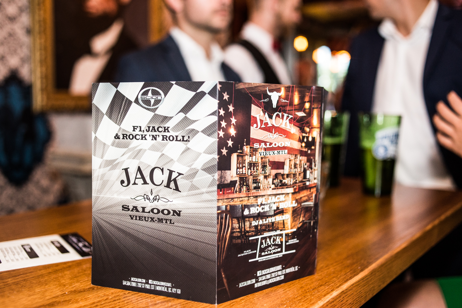 Au diable les tapis rouges, le Jack Saloon déroule son tapis noir pour la F1