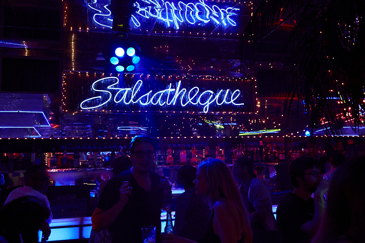 Naive Melody Inauguration à la Salsathèque: Win Butler, Pierre Kwenders et Thomas Von Party font lever la fête