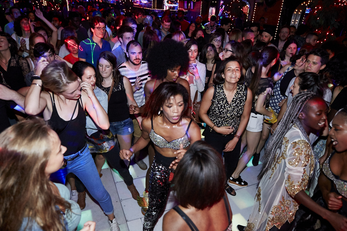 Naive Melody Inauguration à la Salsathèque: Win Butler, Pierre Kwenders et Thomas Von Party font lever la fête