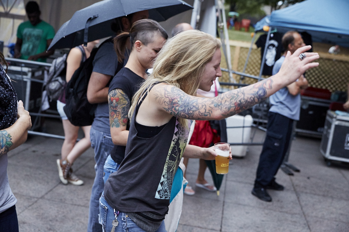 Une première Cuvée d'été réussie aux Jardins Gamelin malgré la pluie!