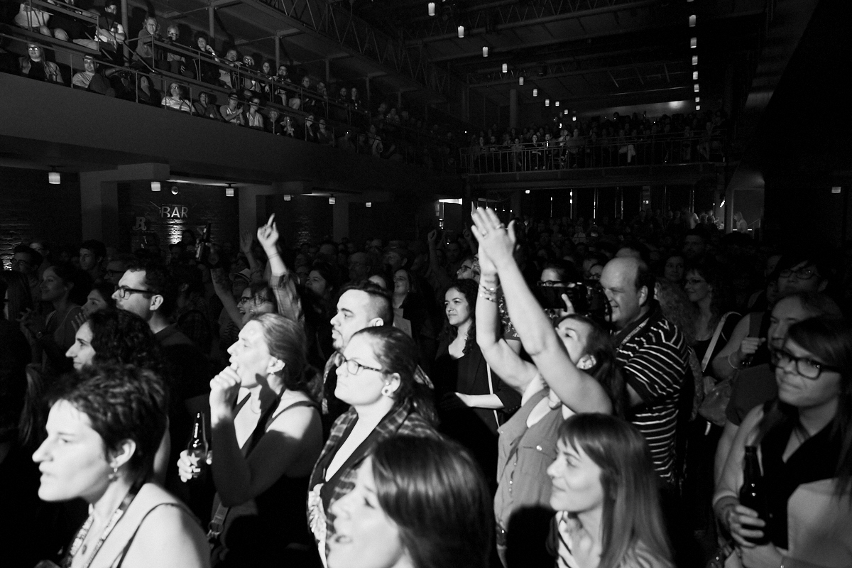 Lisa Leblanc offre un spectacle décoiffant au Club Soda dans le cadre du FIJM