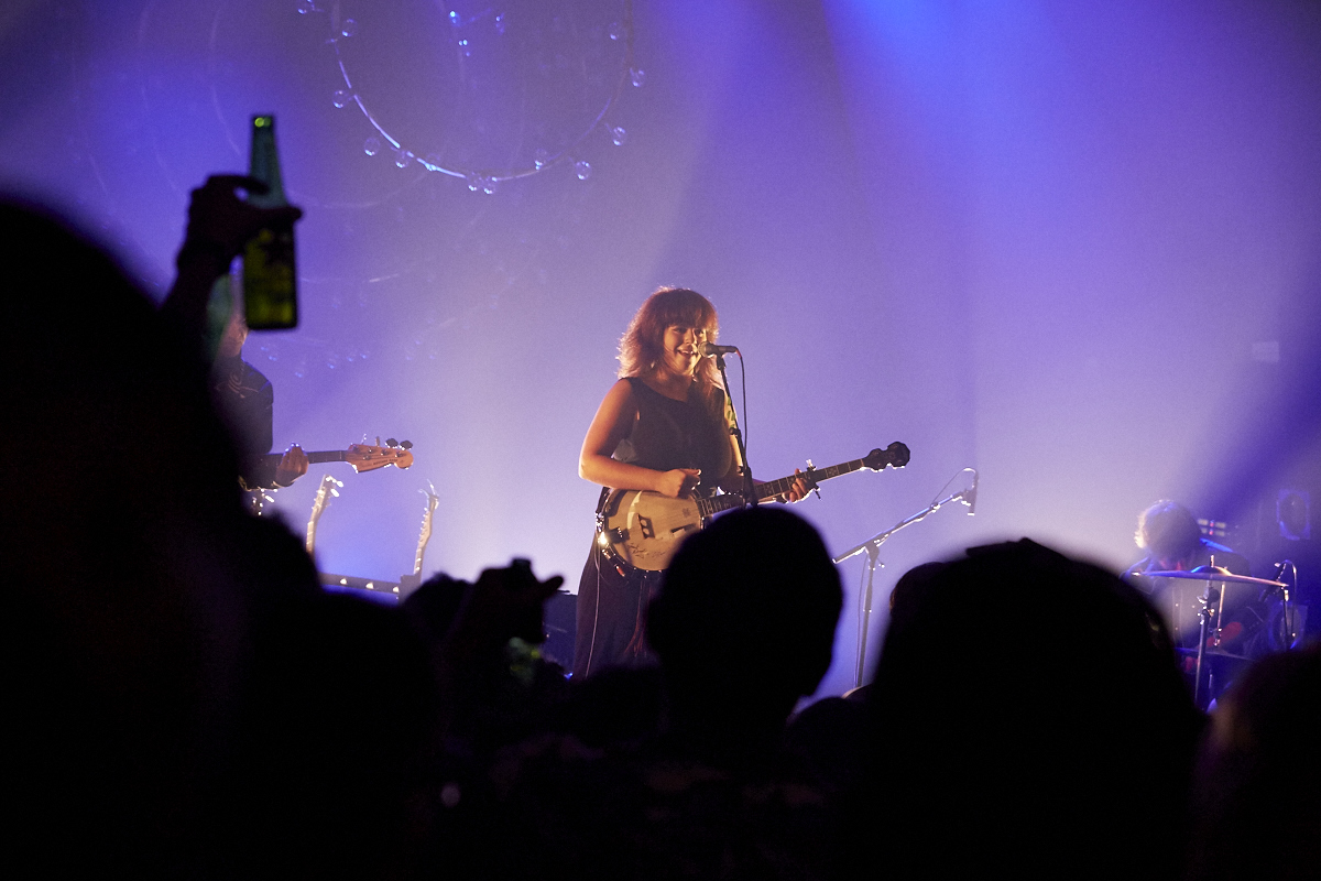 Lisa Leblanc offre un spectacle décoiffant au Club Soda dans le cadre du FIJM