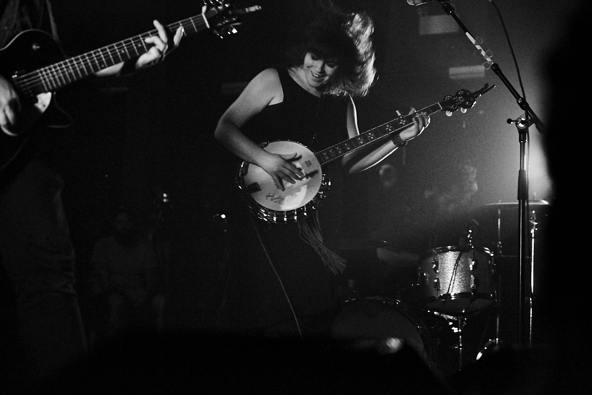Lisa Leblanc offre un spectacle décoiffant au Club Soda dans le cadre du FIJM