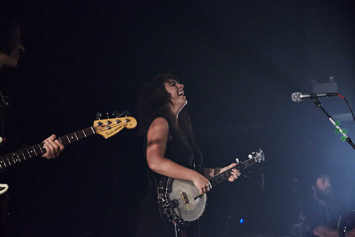 Lisa Leblanc offre un spectacle décoiffant au Club Soda dans le cadre du FIJM