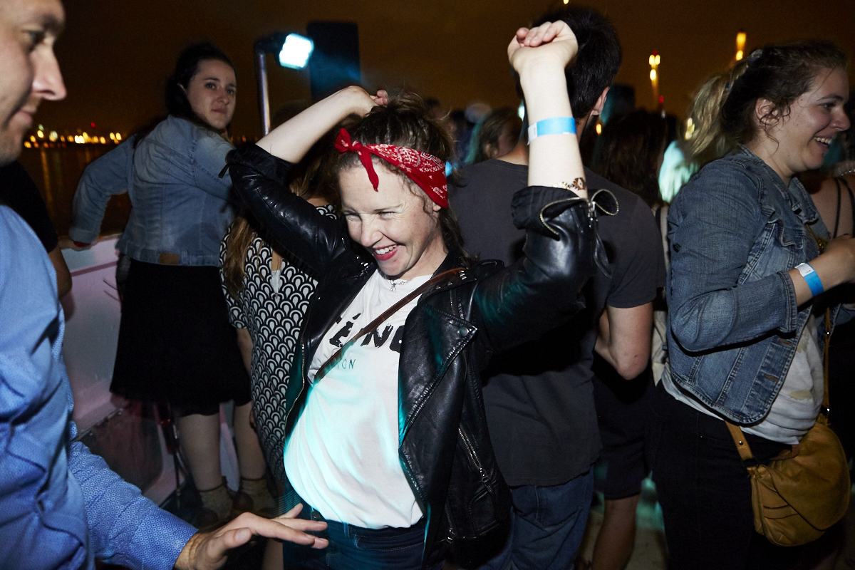 Une pluie qui n'arrête pas le party sur le MEG Boat 2015!