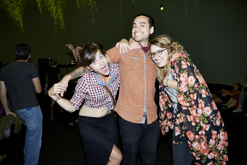 Musique électro, popsicles et folles projections pour le 1er party Dômesicle à la SAT