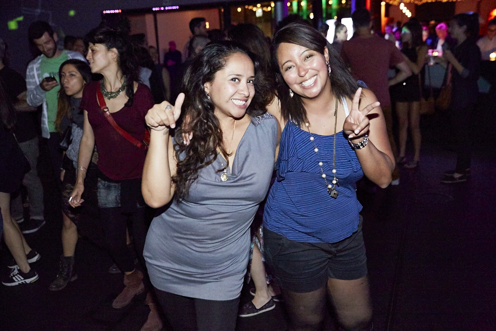 Musique électro, popsicles et folles projections pour le 1er party Dômesicle à la SAT