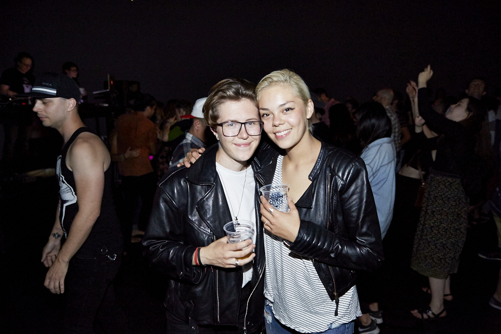 Musique électro, popsicles et folles projections pour le 1er party Dômesicle à la SAT