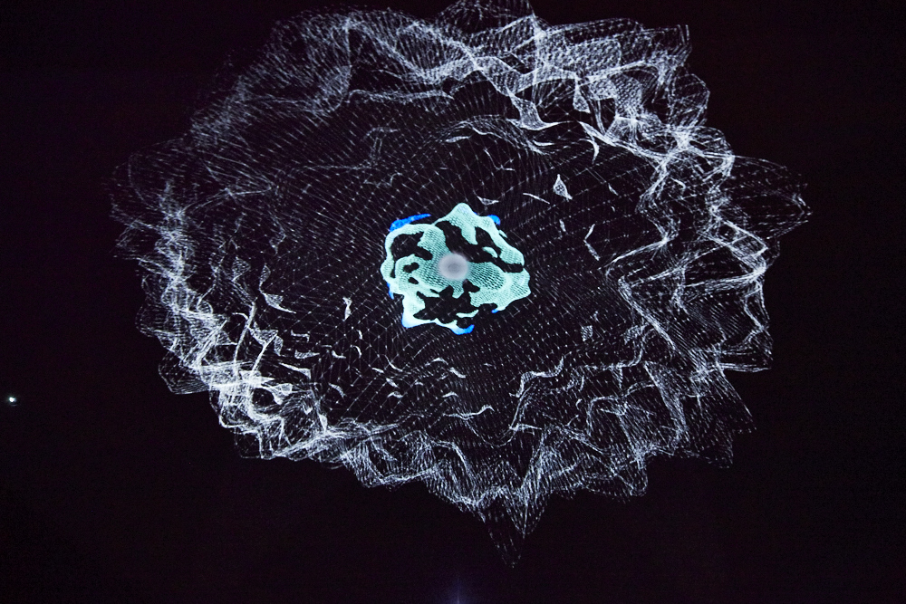 Musique électro, popsicles et folles projections pour le 1er party Dômesicle à la SAT