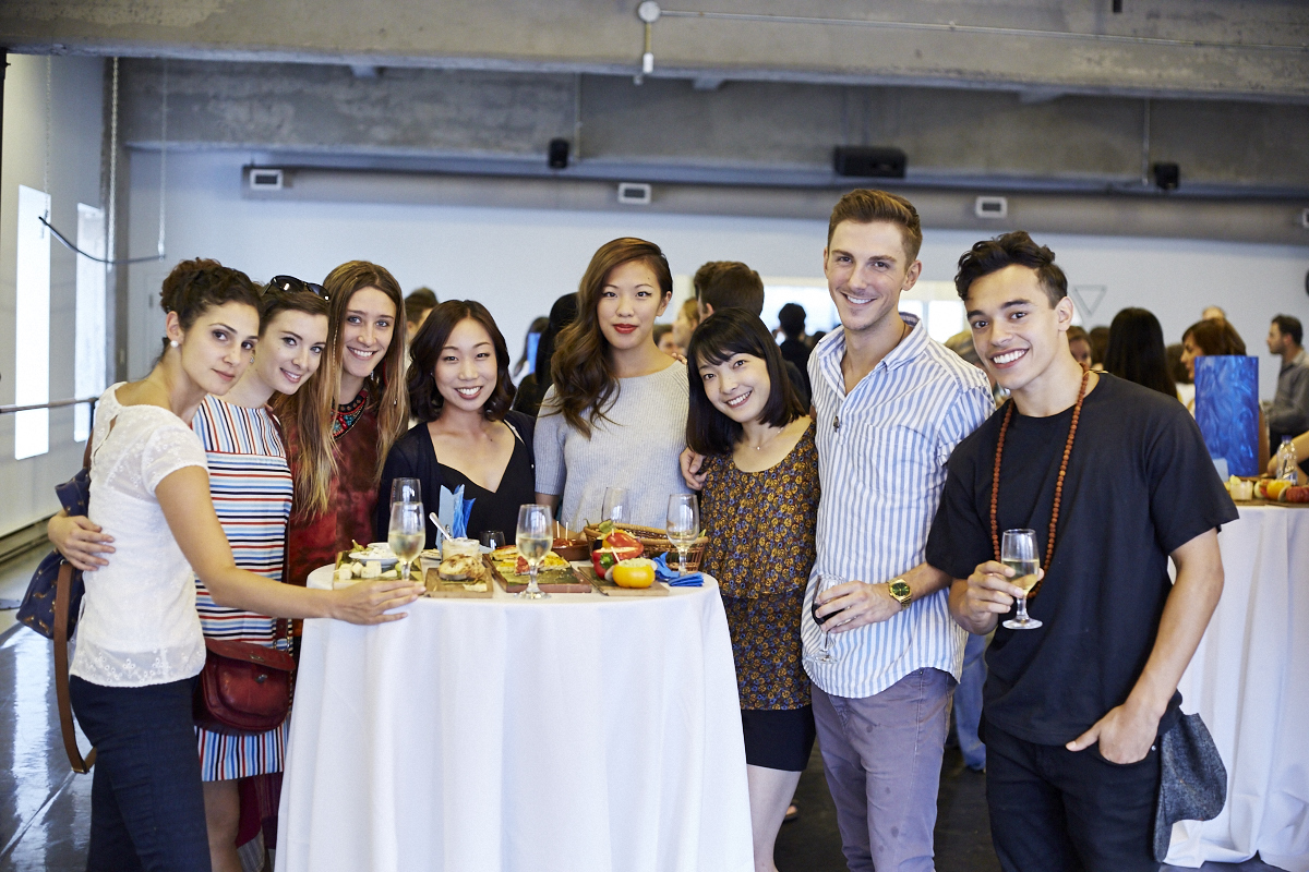 Les danseurs des Grands Ballets ouvrent les portes de leur studio pour un 5 à 7 vins et fromages
