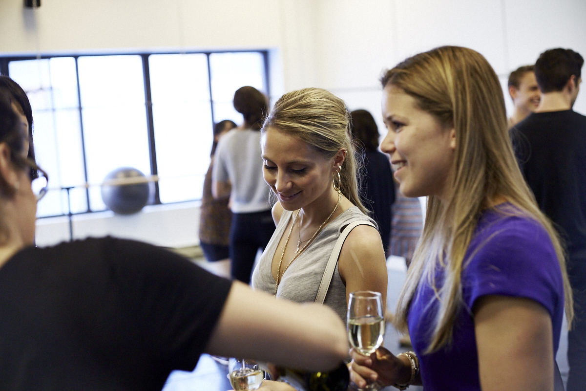 Les danseurs des Grands Ballets ouvrent les portes de leur studio pour un 5 à 7 vins et fromages
