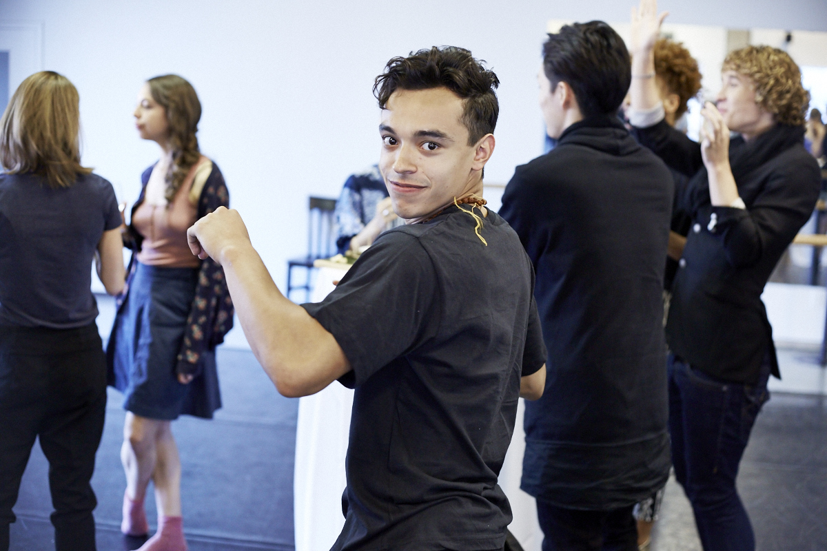 Les danseurs des Grands Ballets ouvrent les portes de leur studio pour un 5 à 7 vins et fromages