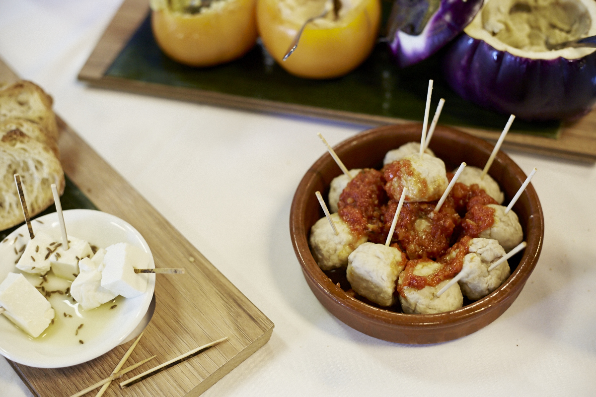 Les danseurs des Grands Ballets ouvrent les portes de leur studio pour un 5 à 7 vins et fromages