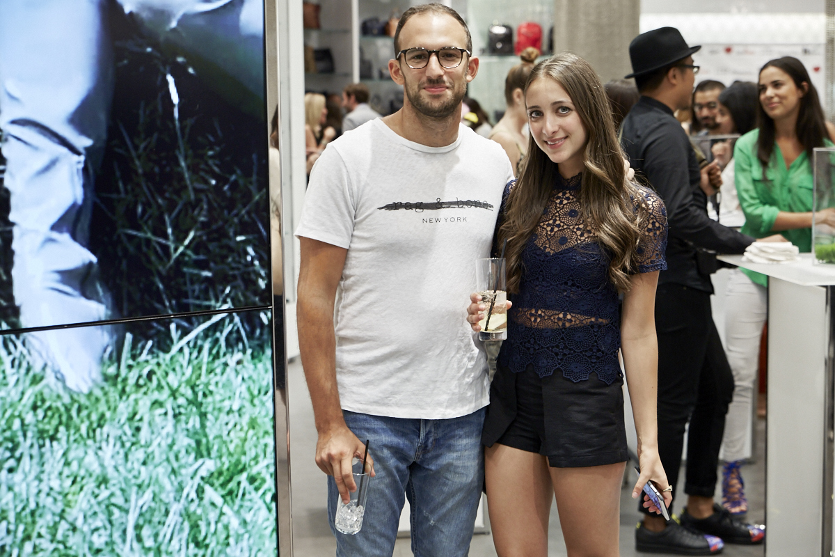 Browns lance une collection spéciale de Stan Smith Adidas en collaboration avec l'artiste montréalais TAVA