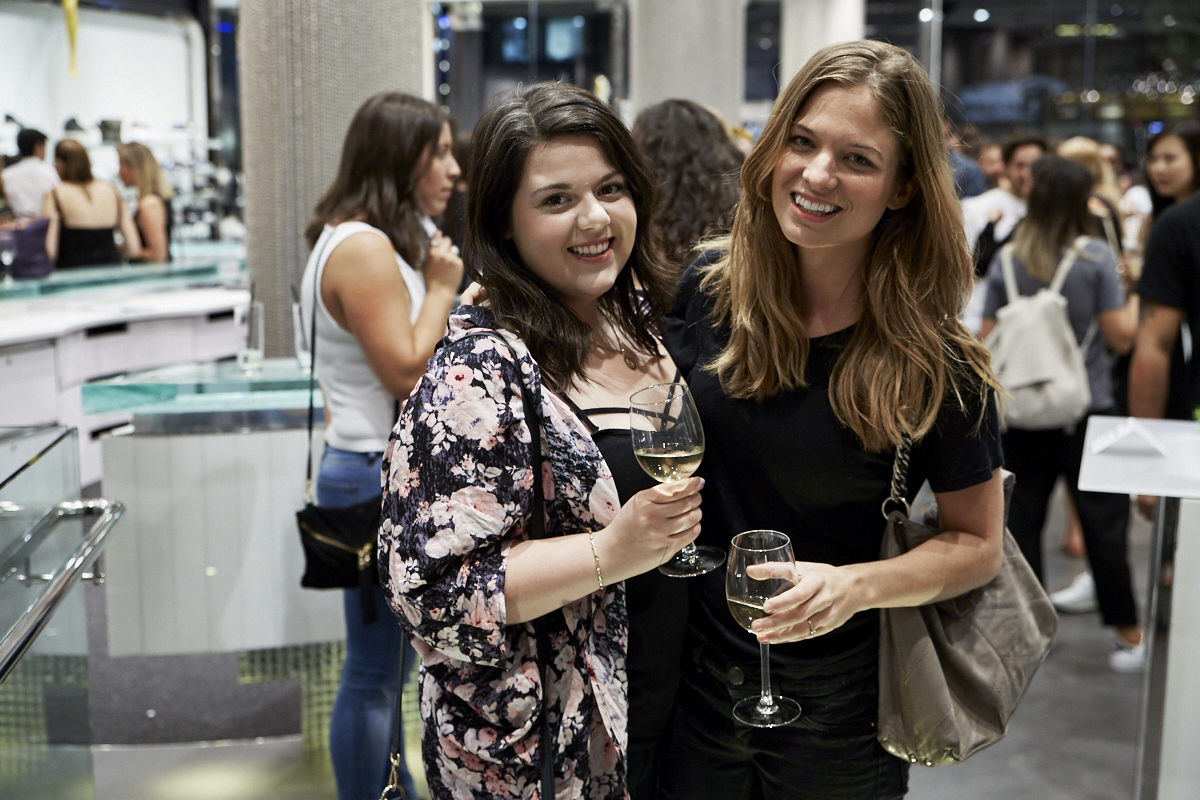 Browns lance une collection spéciale de Stan Smith Adidas en collaboration avec l'artiste montréalais TAVA