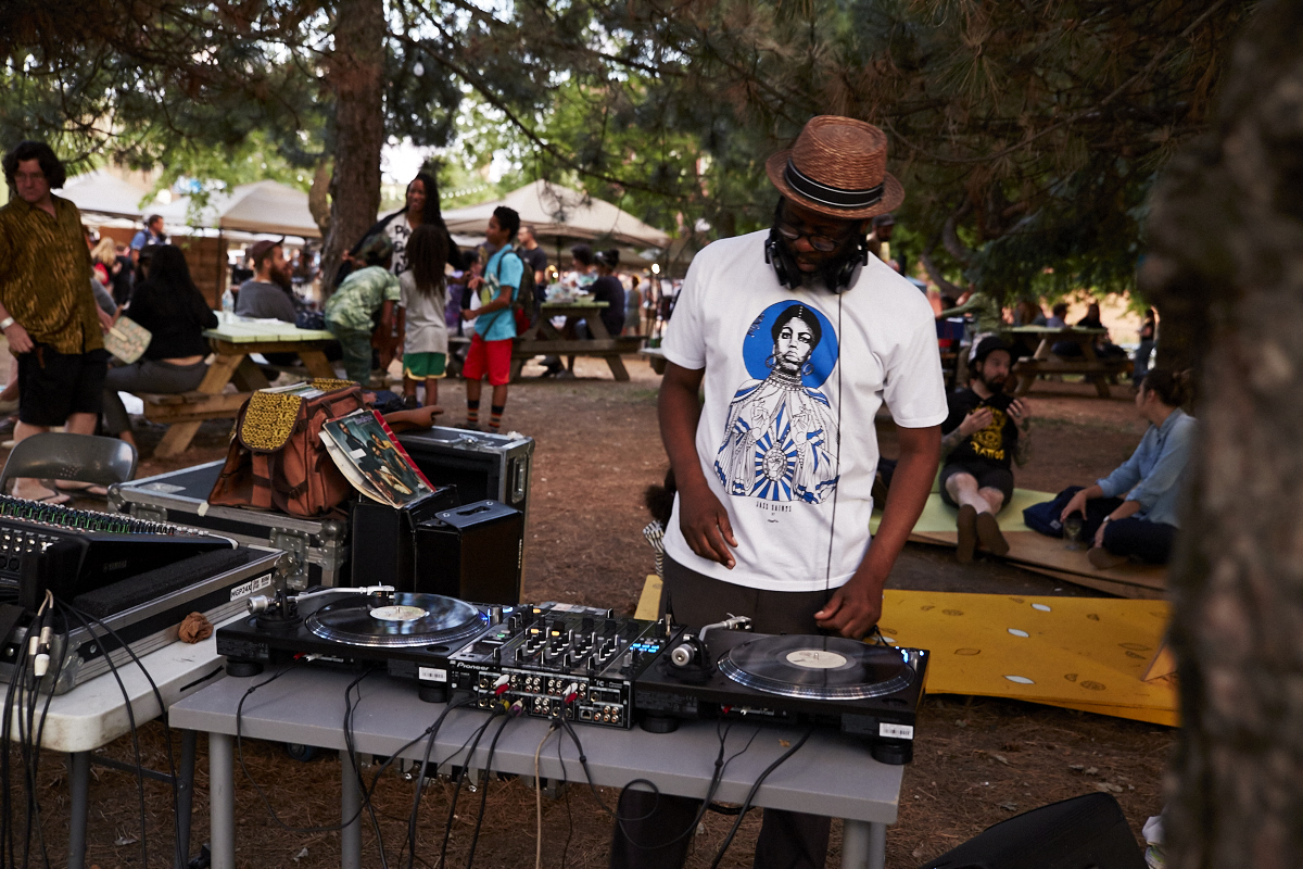 Le Marché des Possibles offre un tout dernier week-end d'art, de musique, de bouffe et de cinéma