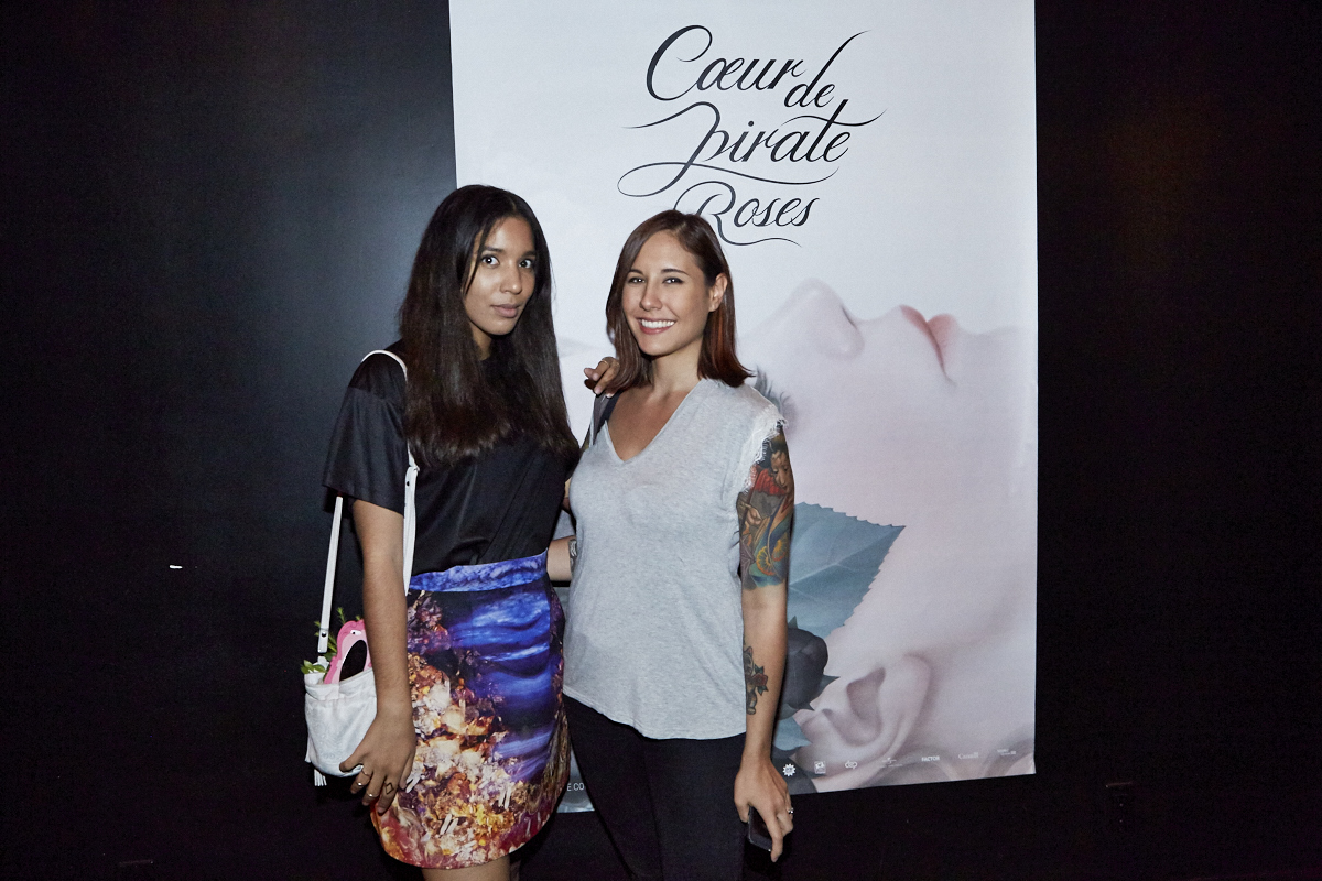 Coeur de pirate lance son nouvel album Roses dans l'étrange bar Félix