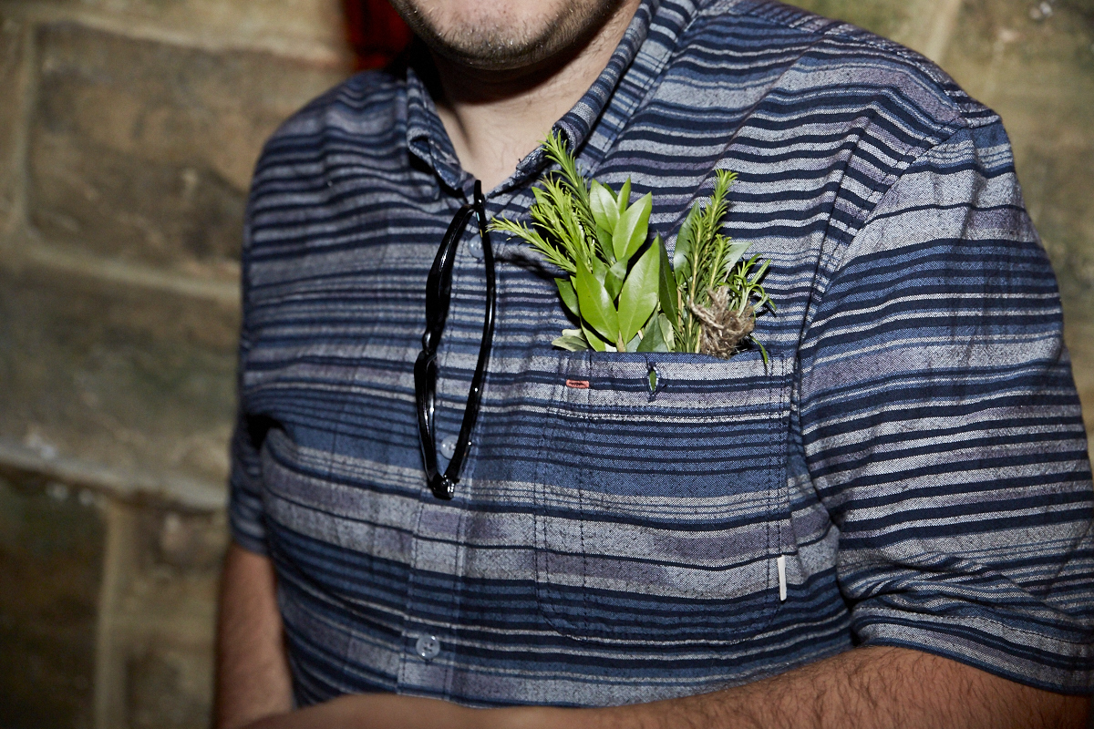 Coeur de pirate lance son nouvel album Roses dans l'étrange bar Félix