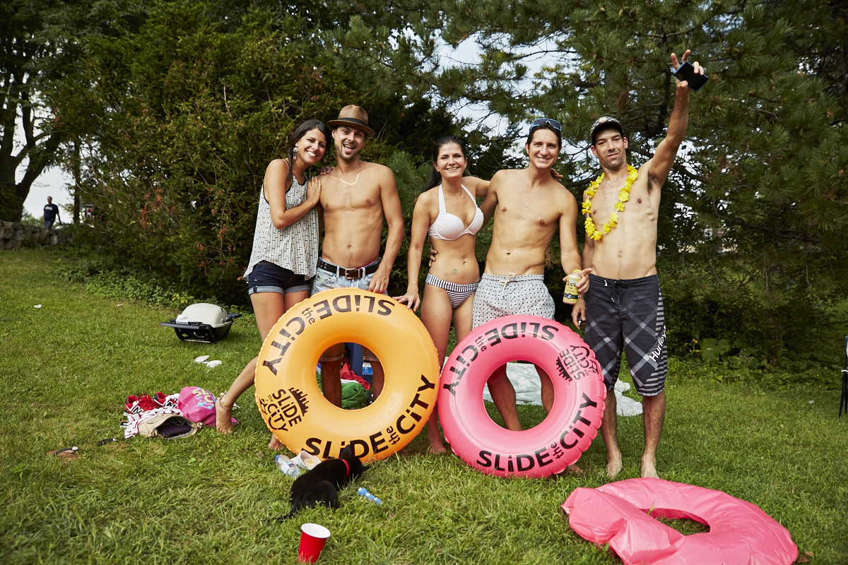 Slide the City fait glisser les Montréalais sur 305 mètres au Stade olympique