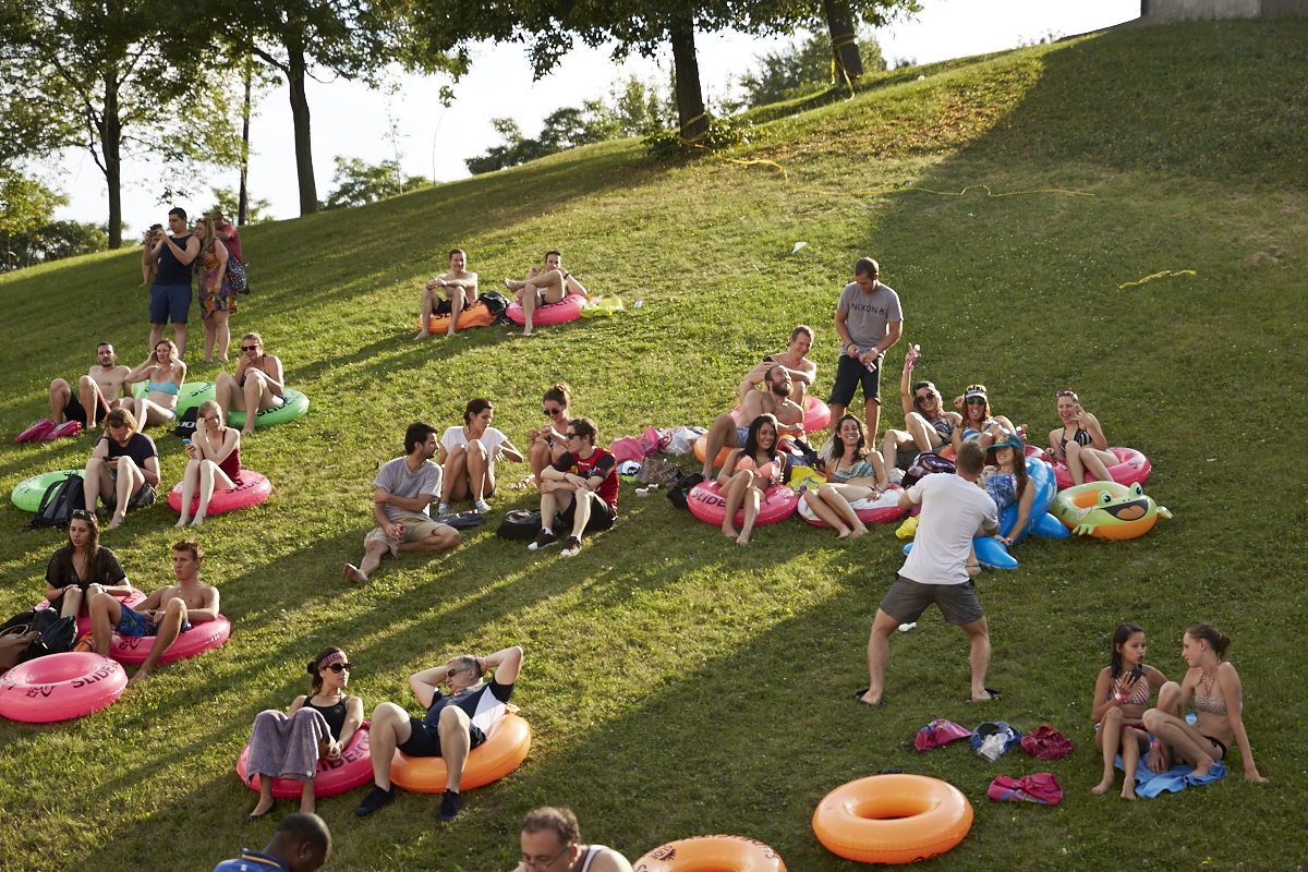 Slide the City fait glisser les Montréalais sur 305 mètres au Stade olympique