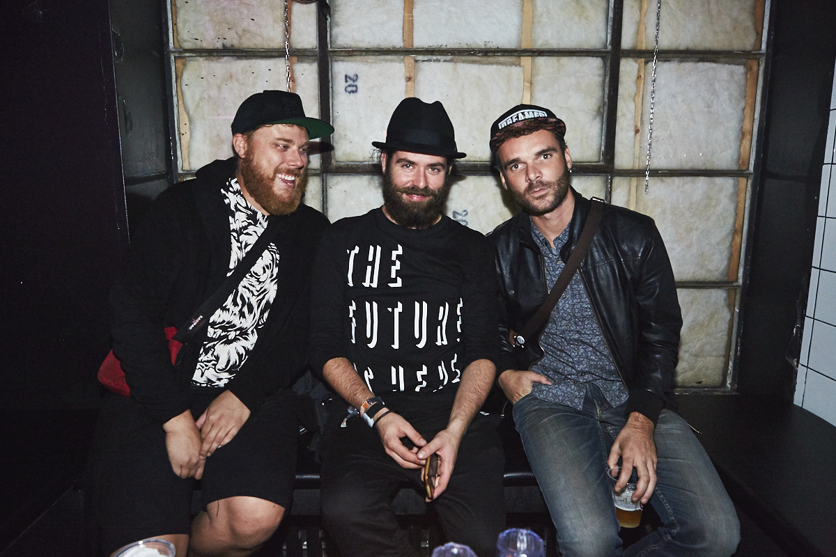 Le duo électro Beat Market lance son album Sun Machine devant une foule en feu au Newspeak