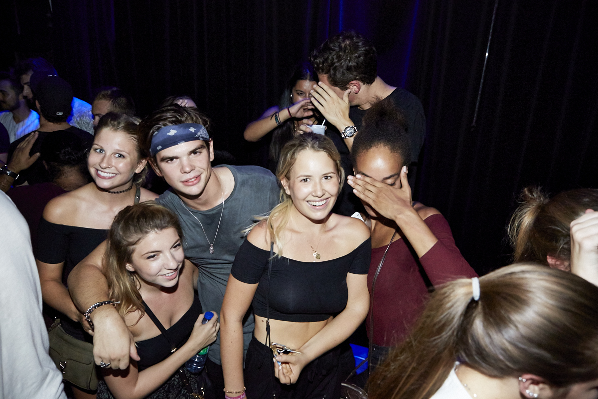 Kaytranada offre une performance vibrante dans une SAT bondée