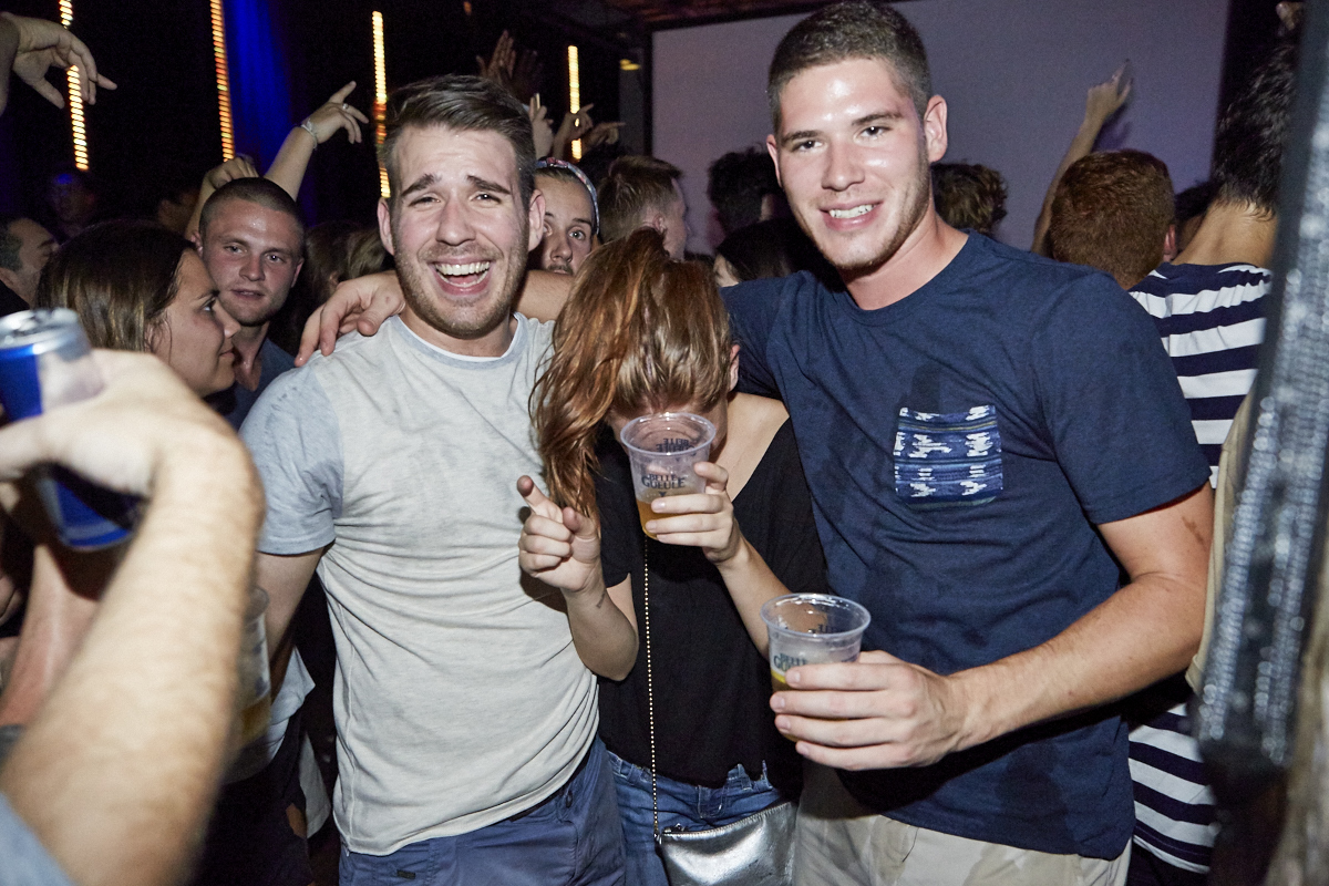 Kaytranada offre une performance vibrante dans une SAT bondée