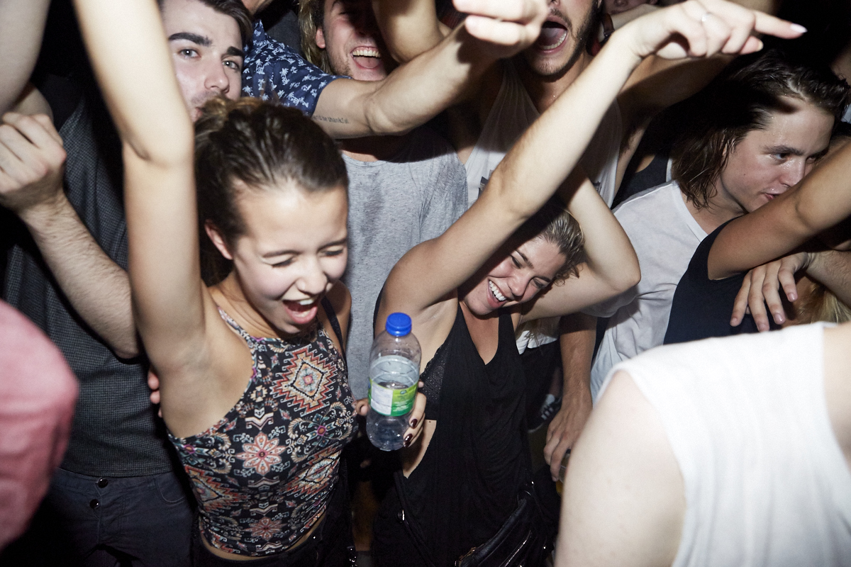 Kaytranada offre une performance vibrante dans une SAT bondée