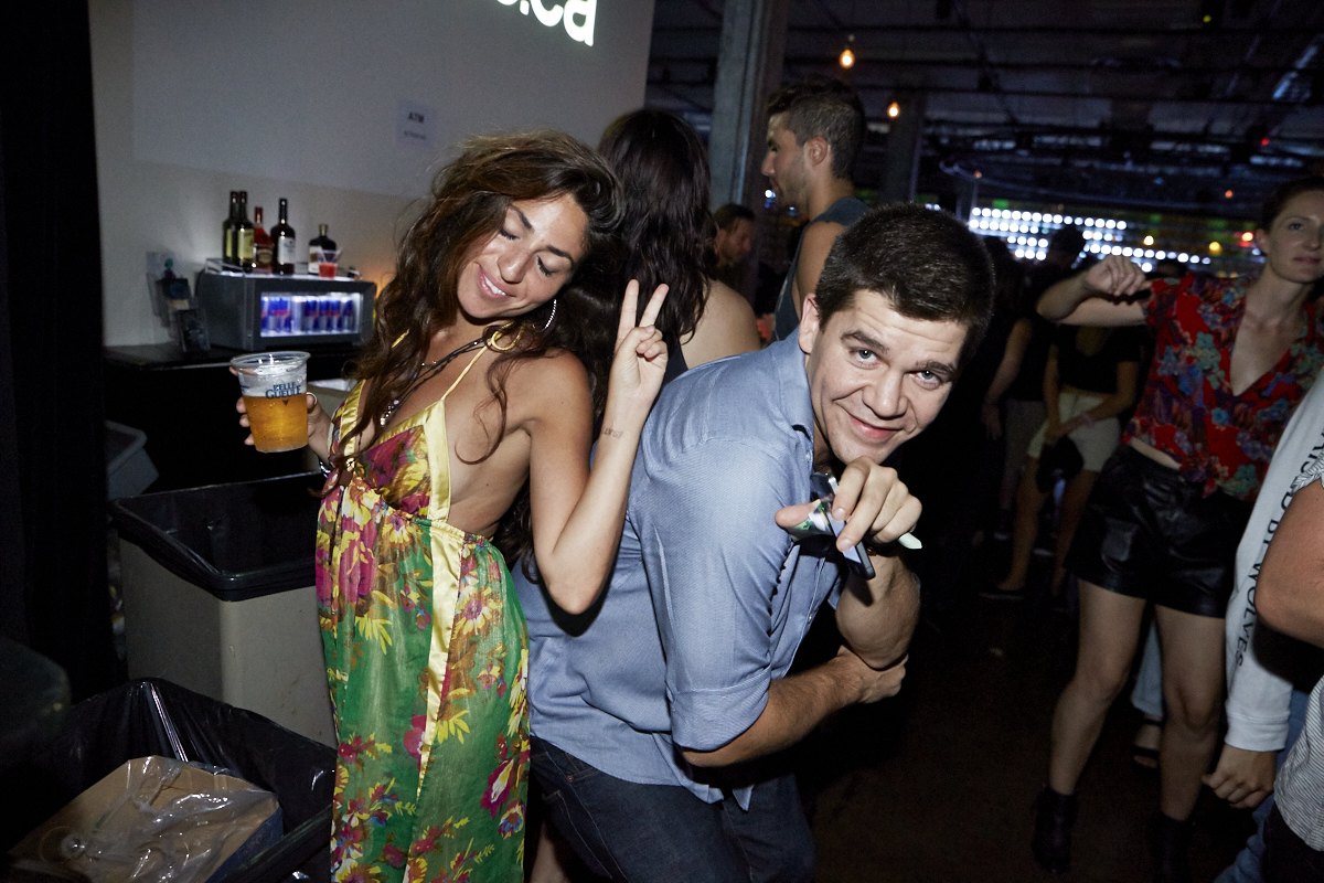 Kaytranada offre une performance vibrante dans une SAT bondée