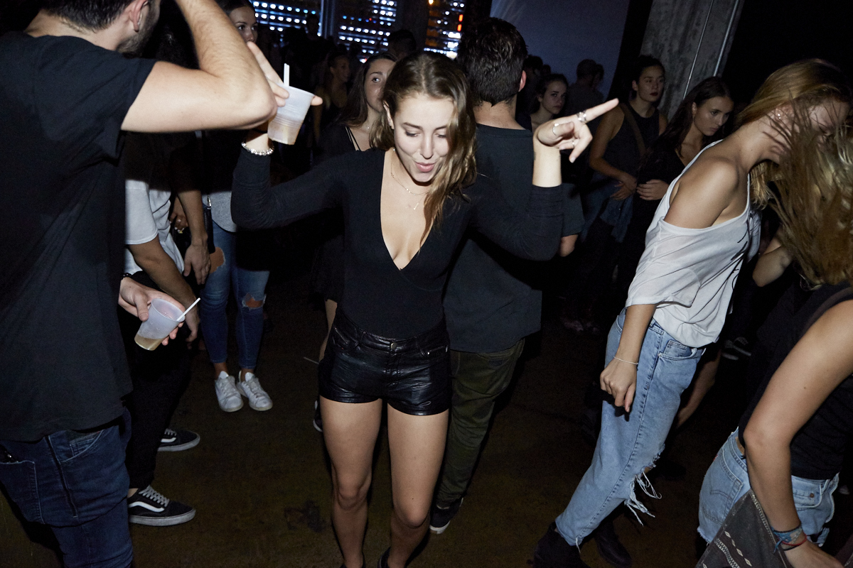 Kaytranada offre une performance vibrante dans une SAT bondée