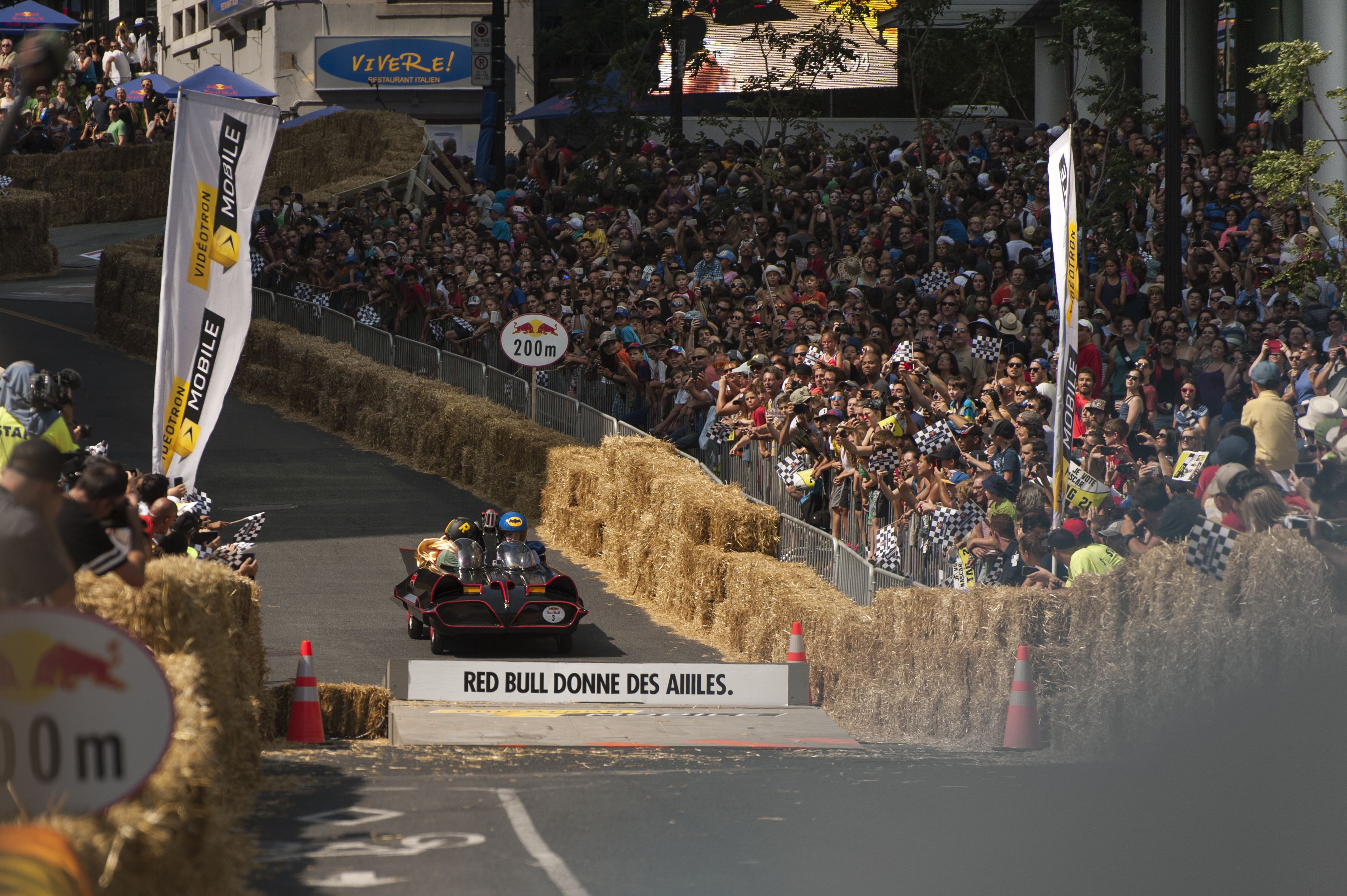 La Course Red Bull Boîte à savon: 42 bolides incroyables devant 25 000 personnes