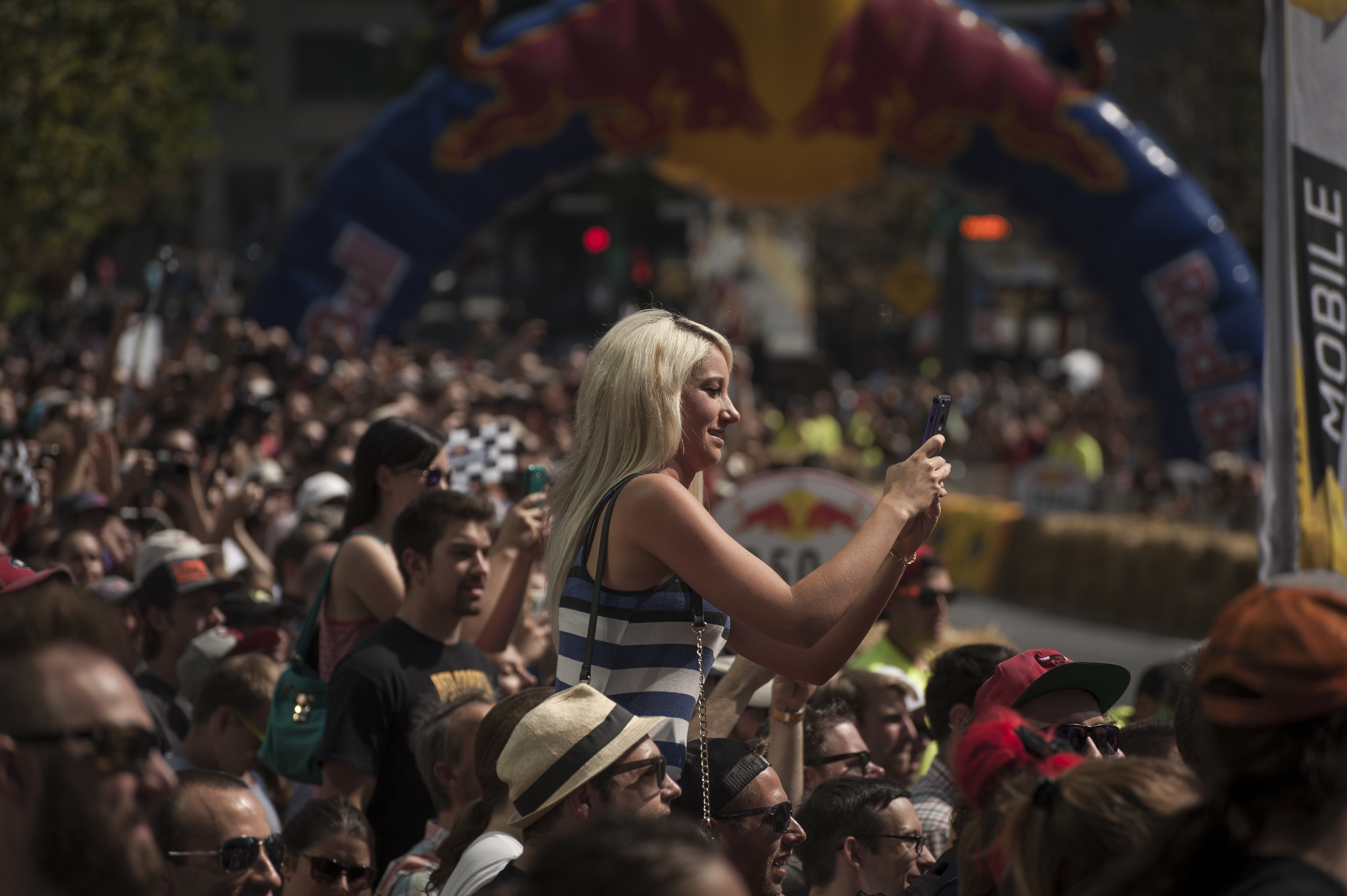 La Course Red Bull Boîte à savon: 42 bolides incroyables devant 25 000 personnes