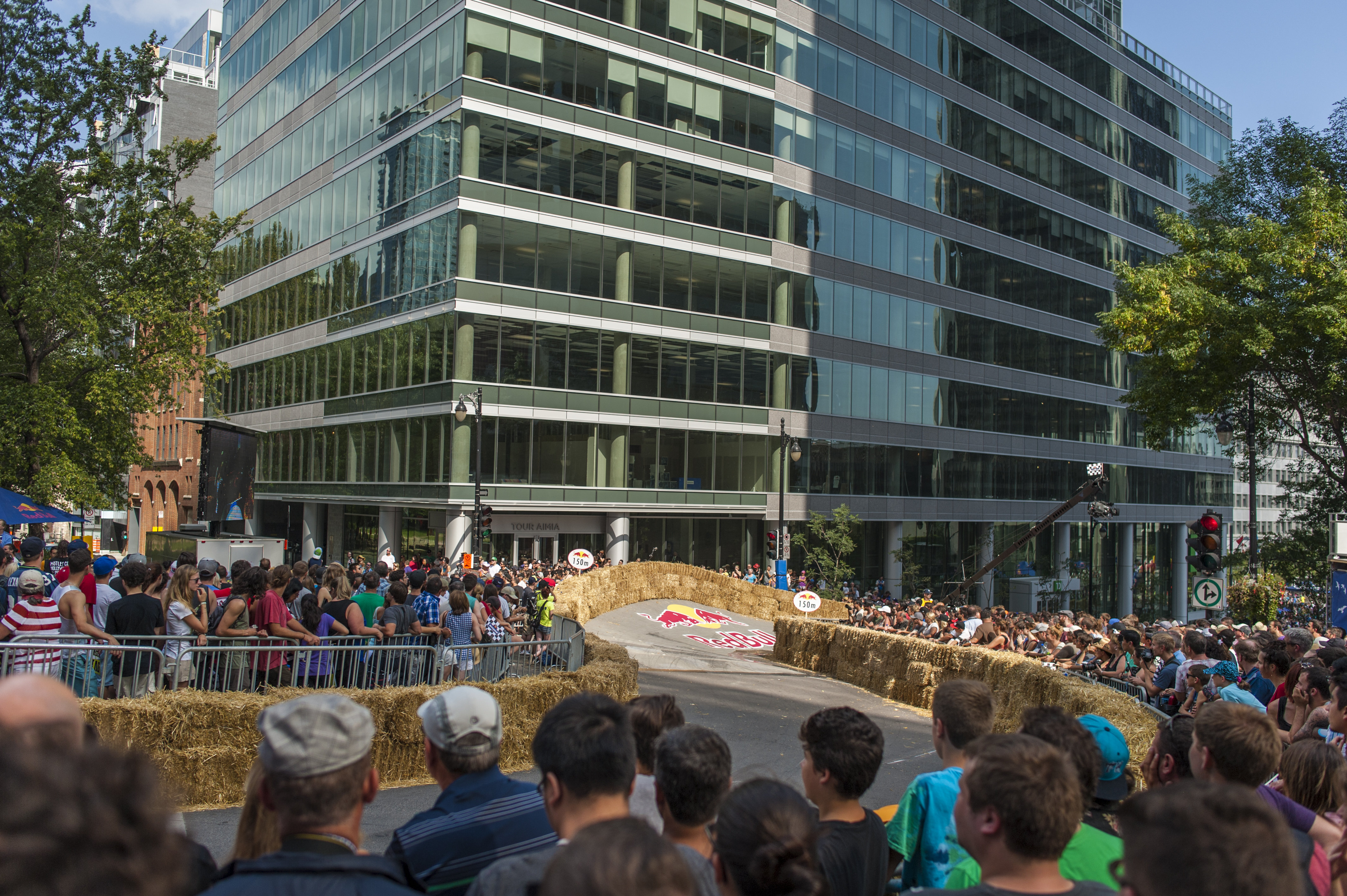 La Course Red Bull Boîte à savon: 42 bolides incroyables devant 25 000 personnes
