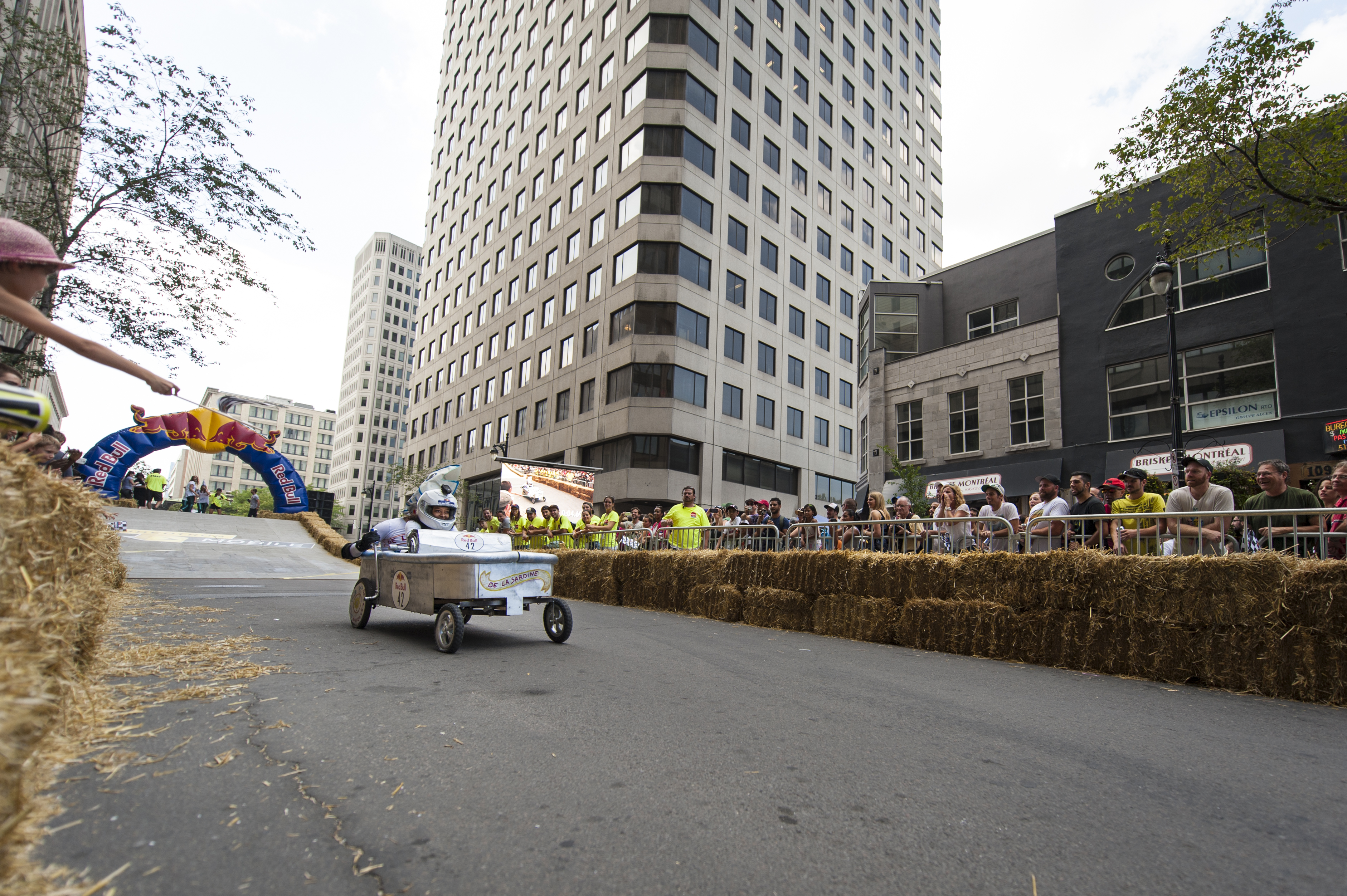 La Course Red Bull Boîte à savon: 42 bolides incroyables devant 25 000 personnes