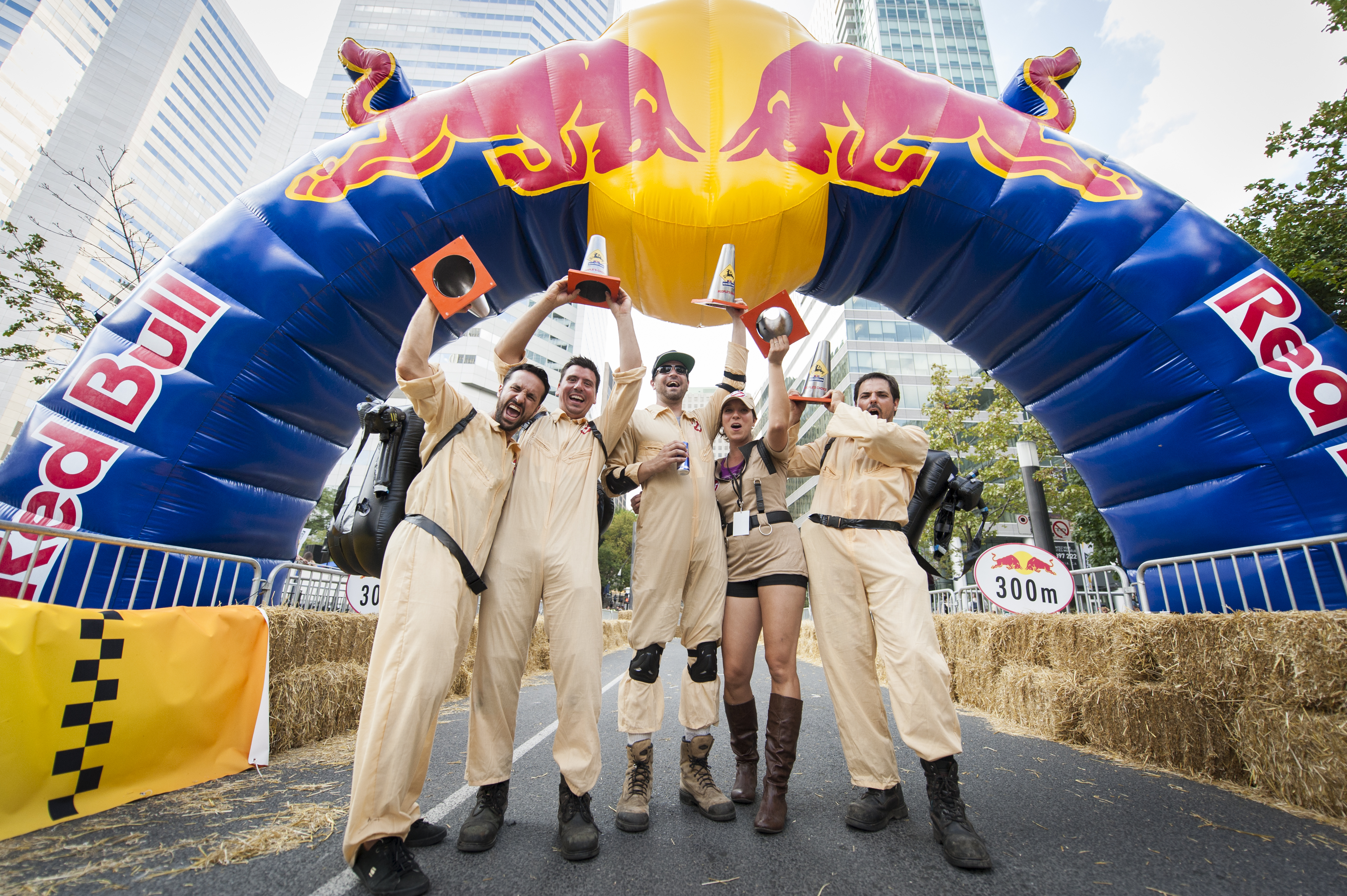 La Course Red Bull Boîte à savon: 42 bolides incroyables devant 25 000 personnes