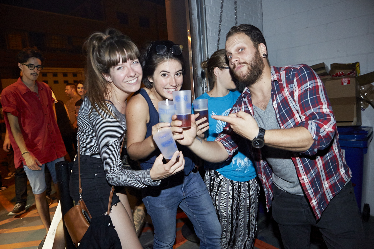 Lancement survolté pour Toast Dawg pis ses homies Dead Obies, Loud Lary Ajust, KenLo et tous les autres