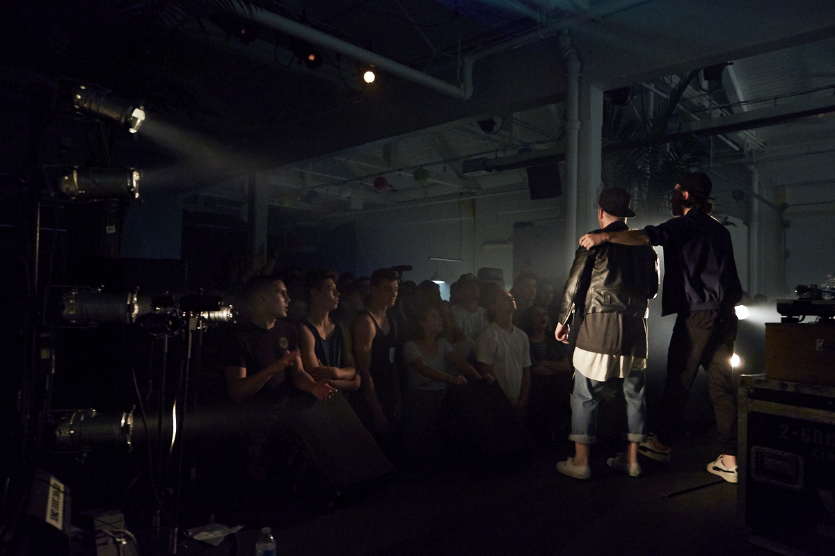 Lancement survolté pour Toast Dawg pis ses homies Dead Obies, Loud Lary Ajust, KenLo et tous les autres